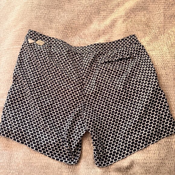 J.Crew 6.5" Tab Swim Short. Never Been Worn Size 33" Black/ White Pattern - Picture 2 of 5